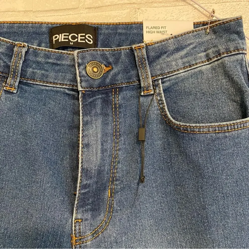 NWT $70 Pieces UK Denim Flare Fit High Waist Jeans MED NEW